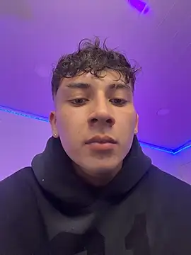 XXX chat uživo modela OLIVER_K