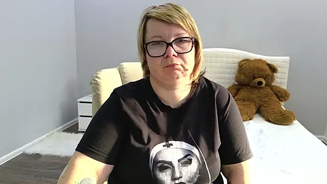 BonnnyBoobsy Adlı Modelin Canlı XXX Sohbeti