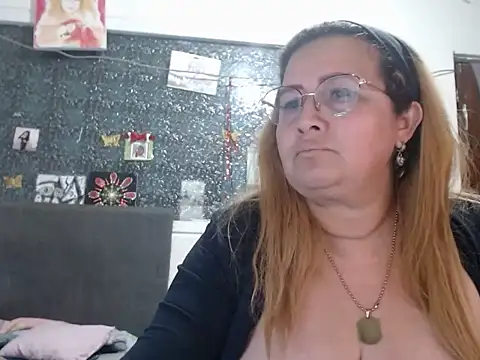 Perla1981-- Chat XXX live