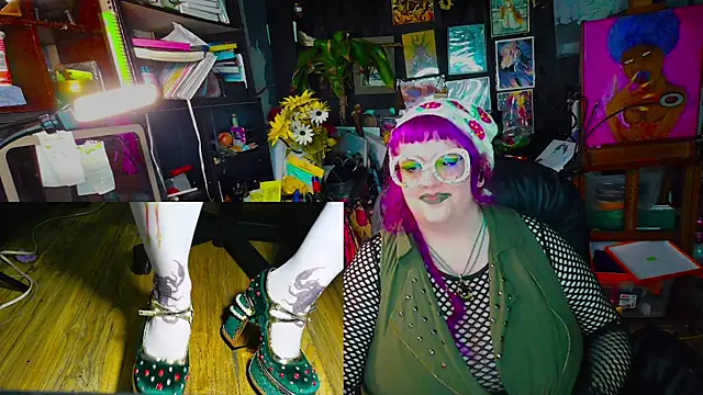 Sinstresshemlock's Live XXX Chat