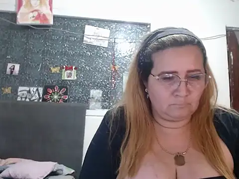 Perla1981--n Live XXX chat
