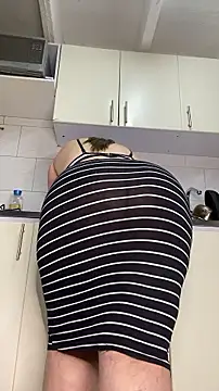 Chloee_Peach Adlı Modelin Canlı XXX Sohbeti