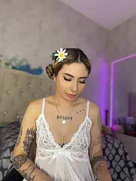 צ'אט XXX בשידור חי של nini_love01