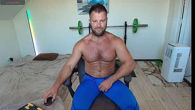 צ'אט XXX בשידור חי של muscleangel18