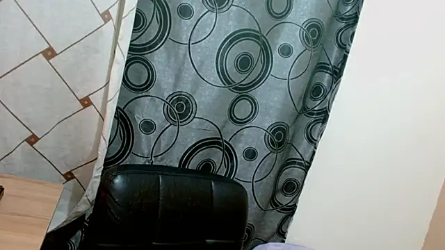 KARYNA_MILF Live XXX-chat