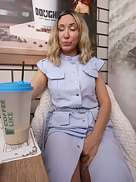 XXX chat uživo modela _AliceWine_
