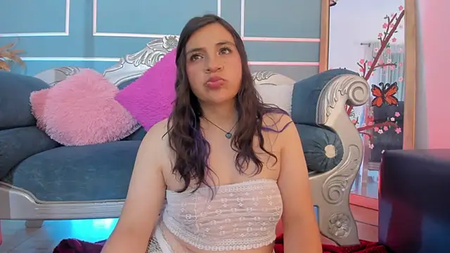TaraTaylorr Adlı Modelin Canlı XXX Sohbeti