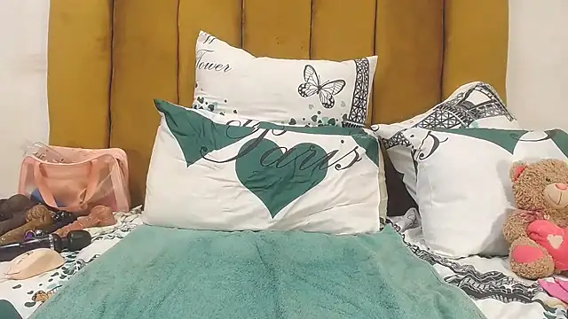 RoundaAssx22 live XXX chat