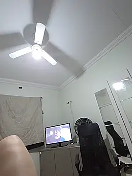 HeteroDiferente Adlı Modelin Canlı XXX Sohbeti