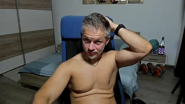 Chat XXX en directo de RobbyShawz