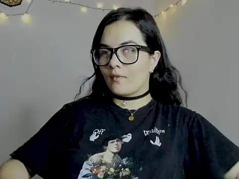 Babe-sofi élő XXX-chatje