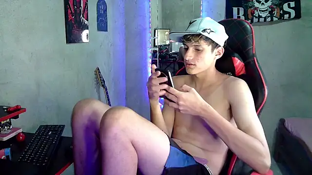 flaquito_junior Chat XXX live