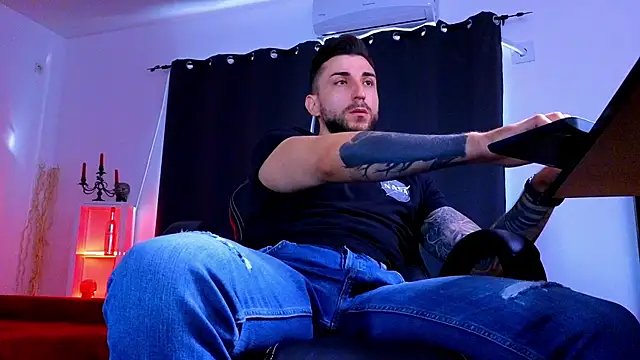 MightyAaron66 Chat XXX live