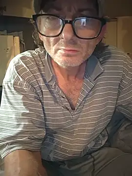 ROBERT0516 élő XXX-chatje