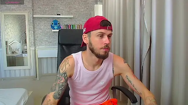 JonahShaw Adlı Modelin Canlı XXX Sohbeti