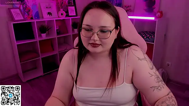 Niki_Glow Adlı Modelin Canlı XXX Sohbeti