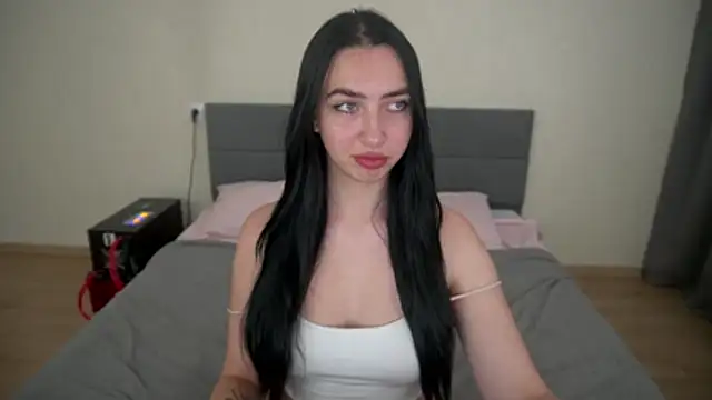 WildKittenX_'s Live XXX Chat