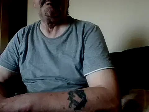 bodo1957 live XXX chat