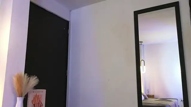 Miila_Flores' Live XXX Chat