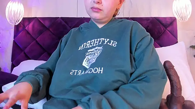 Miaa_duque Adlı Modelin Canlı XXX Sohbeti