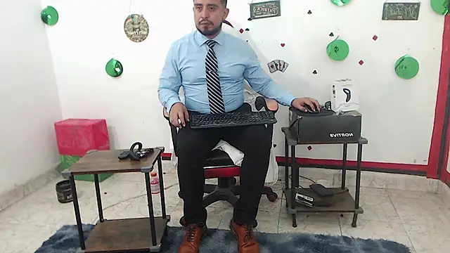 Živý XXX chat KalethBigDick
