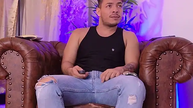 OliverWyse – Naživo XXX chat