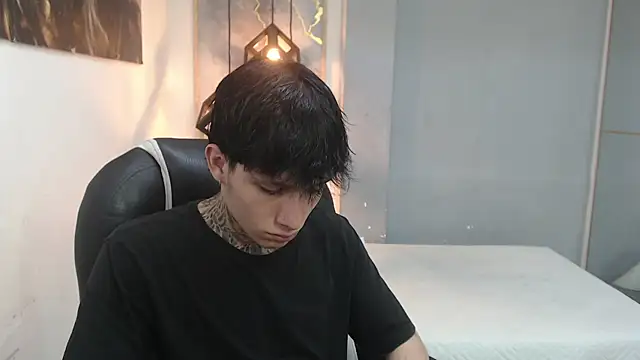 Cry_thereal Chat XXX in diretta