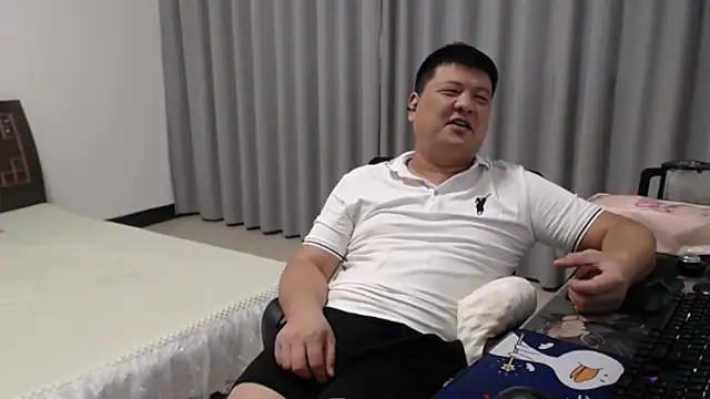 zhang1118's Live XXX Chat