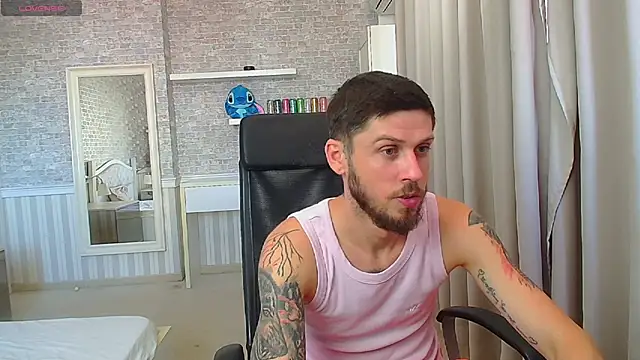 JonahShaw Live XXX Chat