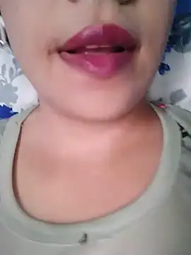 Anki-doll Adlı Modelin Canlı XXX Sohbeti