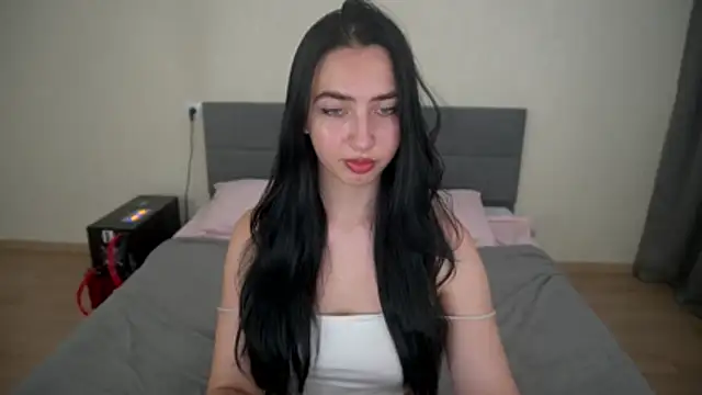 دردشة WildKittenX_ الجنسية المباشرة