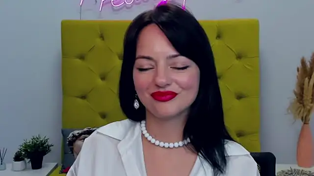 BellaRowan Chat XXX in diretta