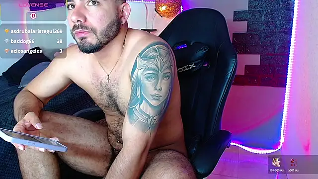adamhairy Adlı Modelin Canlı XXX Sohbeti