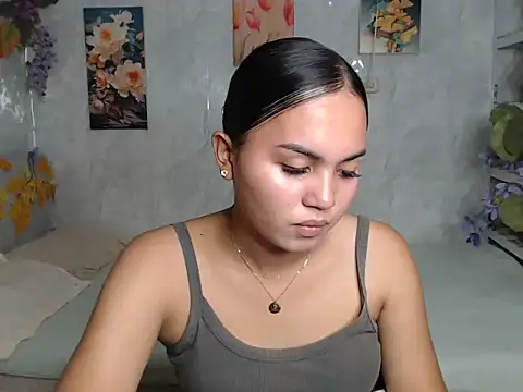 ur_asiankat's Live XXX Chat
