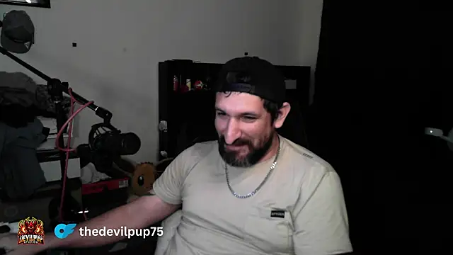DevilPup75_ Chat XXX in diretta