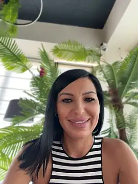 ReynaMorel Adlı Modelin Canlı XXX Sohbeti