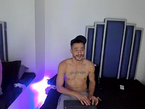 Czat XXX na żywo – Damiam_23