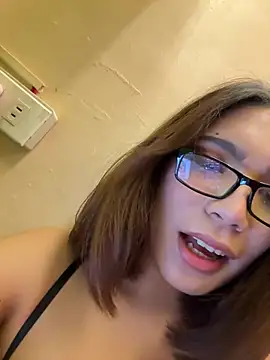 Chat +18 de SideChick_Bunny ao vivo