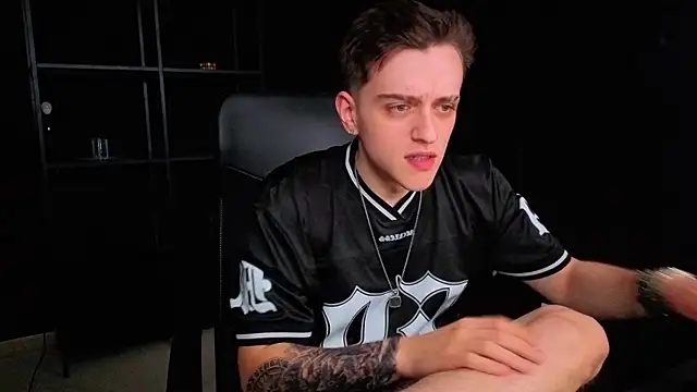 FelixStarkk 라이브 XXX 채팅