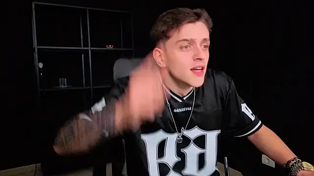 FelixStarkk 라이브 XXX 채팅
