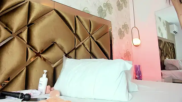 Alexa-Lynx Live XXX-chat
