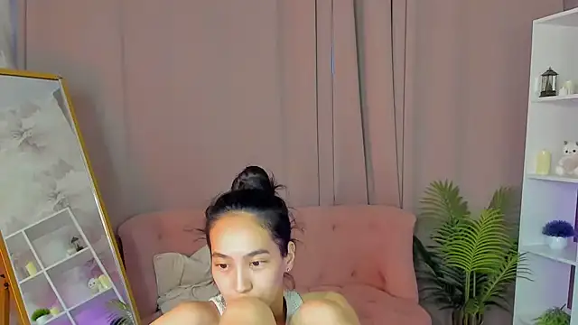 FlirtyAura 现场XXX聊天