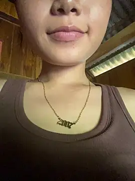 Živý XXX chat Emmi_cute9x