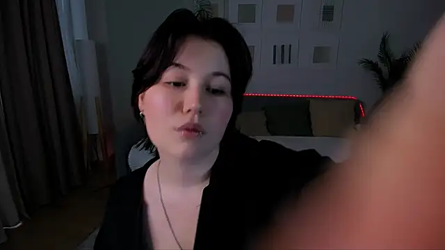 MiaLacrice Chat XXX in diretta