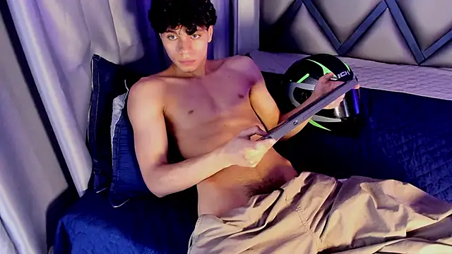 Chat XXX en directo de Ithan_Hott