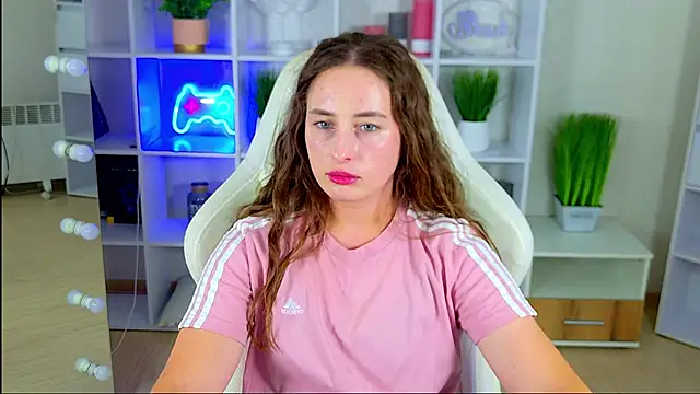 Chat +18 de NadinnL ao vivo