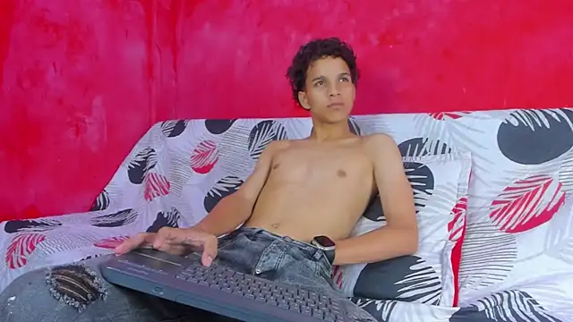 LatinPrince_ XXX чат на живо