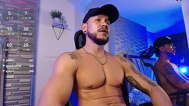 ARON_TAYLER01 Webcam show