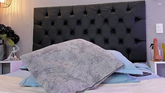Онлайн чат XXX naomi__blair