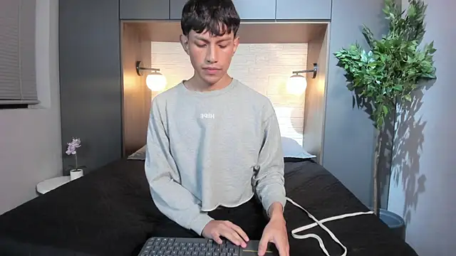 Онлайн чат XXX Pierre_Leroy_